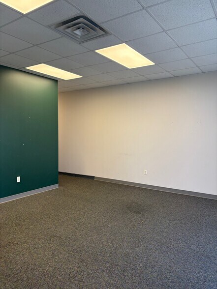 More Photos Of 16600-16622 N Western Ave, Edmond Unknown For Lease