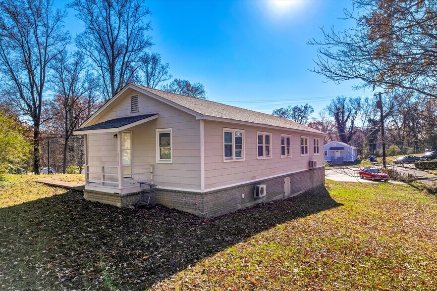 More Photos Of 558 W Outer Dr, Oak Ridge Multifamily For Sale