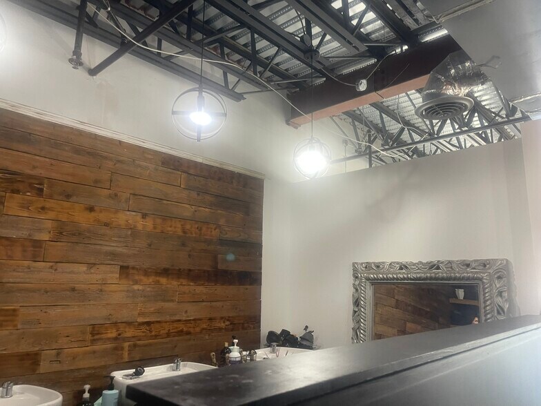 More Photos Of 3617 Perkins Rd, Baton Rouge Storefront For Lease