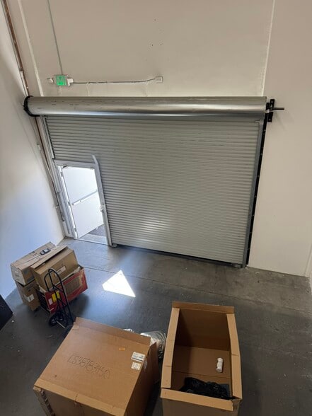 More Photos Of 238-256 W Chestnut Ave, Monrovia Warehouse For Lease