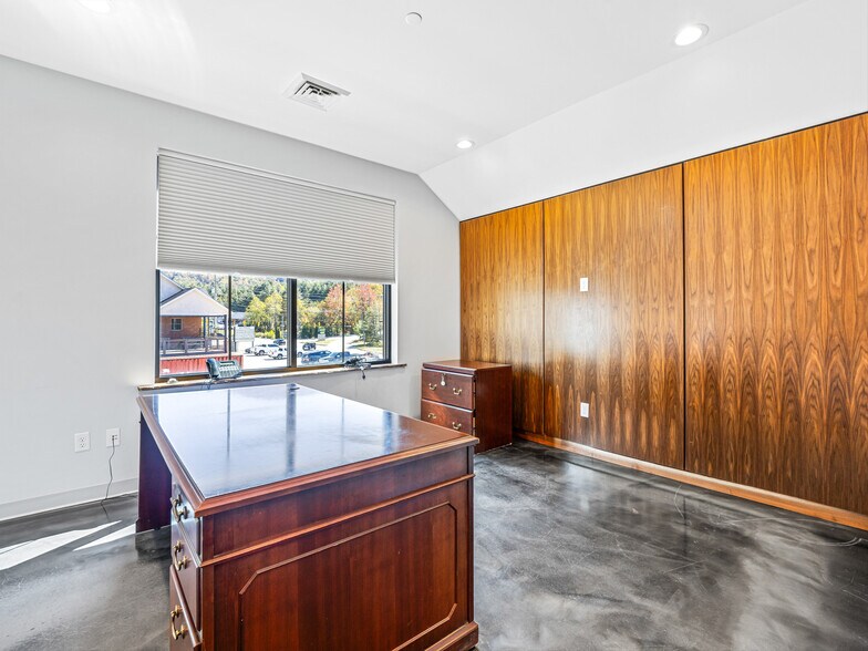 More Photos Of 208 Charlotte Hwy, Asheville Medical For Sale