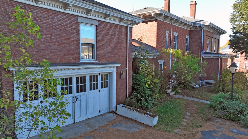 Primary Photo Of 11 Lincoln St, Brunswick Apartments For Sale