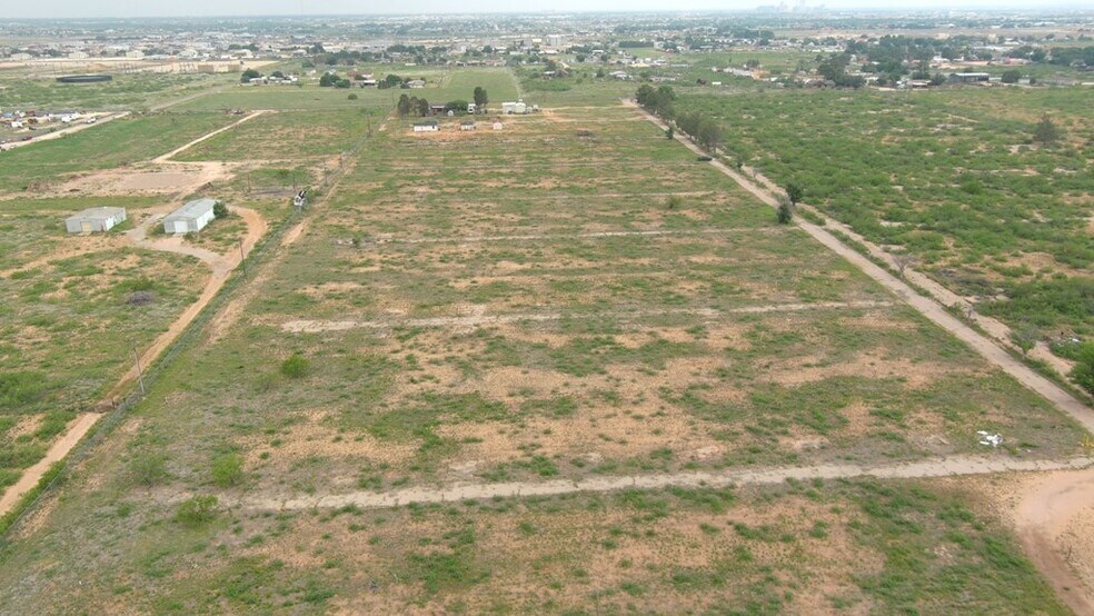 More Photos Of 2701 W County Road 135, Midland Land For Lease