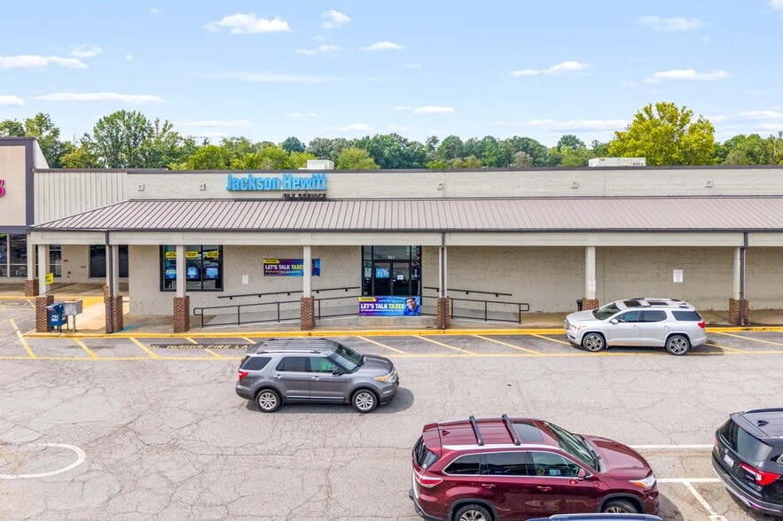 More Photos Of 903-915 W Union St, Morganton Storefront For Sale