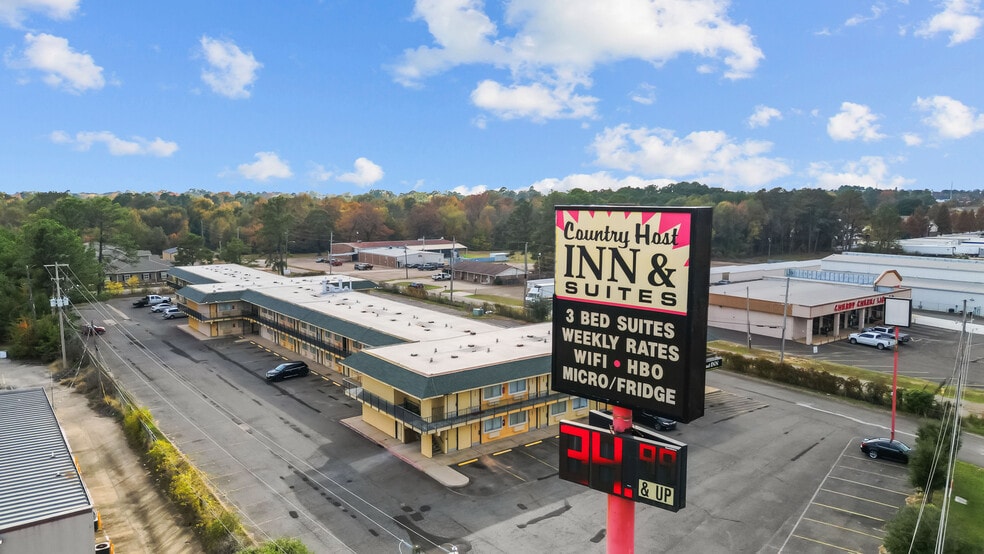 More Photos Of 900 Realtor Ave, Texarkana Hotel For Sale