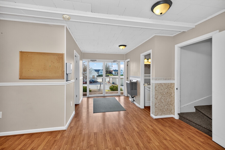 More Photos Of 205 Otter St, Danville Specialty For Sale