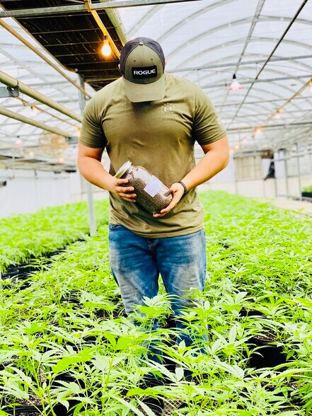 More Photos Of 609-621 E Maple Ave, Newark Light Manufacturing For Sale