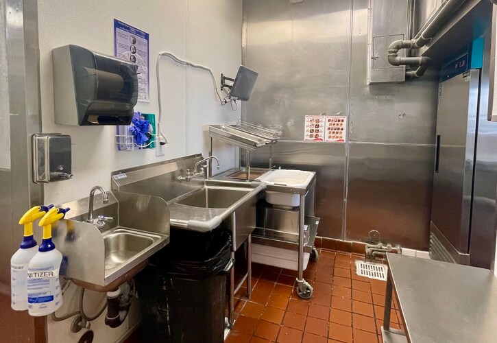 More Photos Of 5160 Vineland Ave, North Hollywood Unknown For Lease