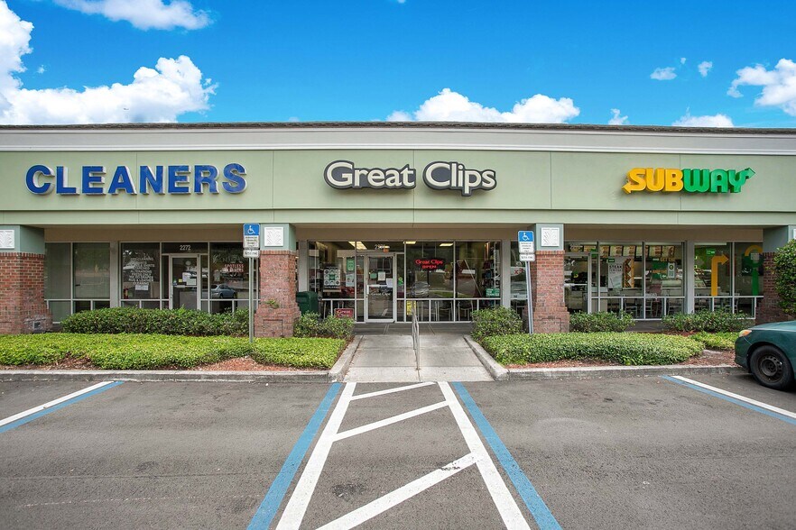 More Photos Of 2300 Griffin Rd, Lakeland Unknown For Lease