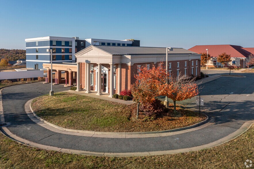 More Photos Of 9801 Patriot Hwy, Fredericksburg Freestanding For Lease