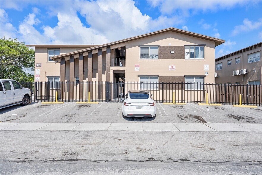 More Photos Of 901-951 NW 8th Ave, Pompano Beach Apartments For Sale