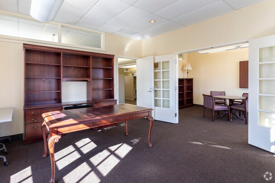 More Photos Of 920 Ridgebrook Rd, Sparks Office For Sale