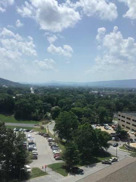 More Photos Of 725 Glenwood Dr, Chattanooga Medical For Lease