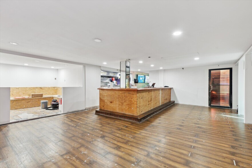 More Photos Of 5300-5302 Market St, Philadelphia Bar For Sale