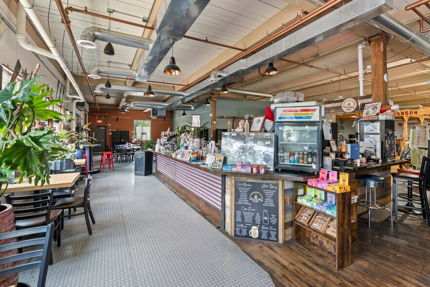 More Photos Of 500 Bridge St, Weissport Restaurant For Sale