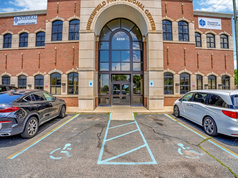 More Photos Of 6050 Greenfield Rd, Dearborn Medical For Lease