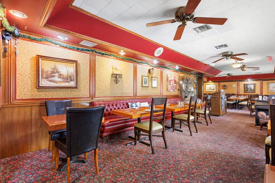 More Photos Of 4630 US Highway 17, De Leon Springs Restaurant For Sale