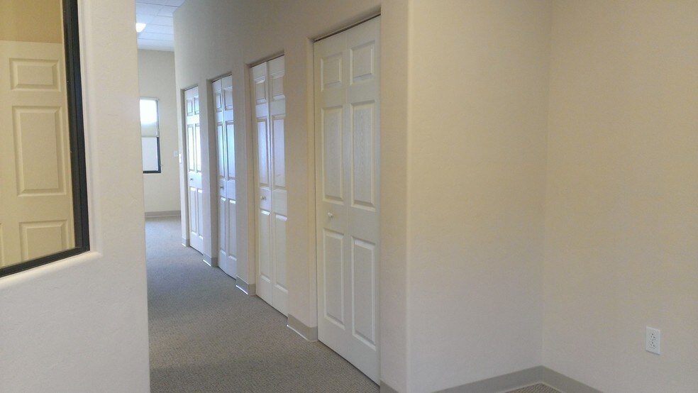 More Photos Of 512 E Whitehouse Canyon Rd, Green Valley Medical For Sale