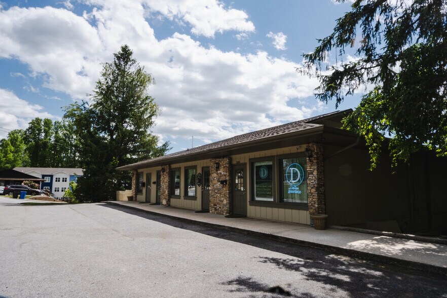 More Photos Of 512-522 S Caldwell St, Brevard Office For Sale