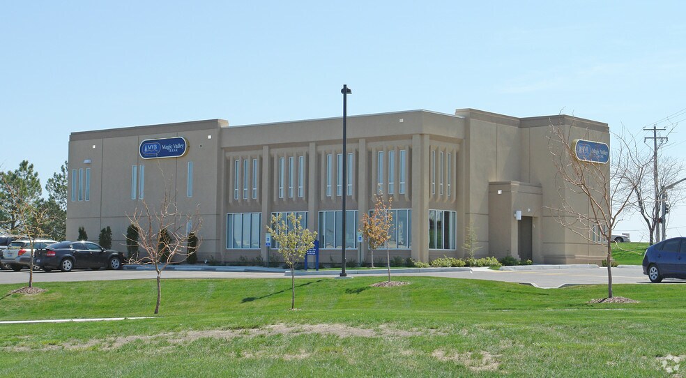 More Photos Of 1715 Pole Line Rd E, Twin Falls Bank For Sale