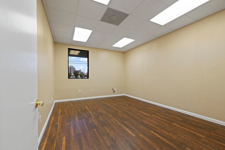More Photos Of 1851 St Mary Ave, Pensacola Medical For Lease