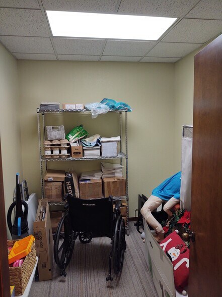 More Photos Of 100 E San Antonio St, San Marcos Office For Lease