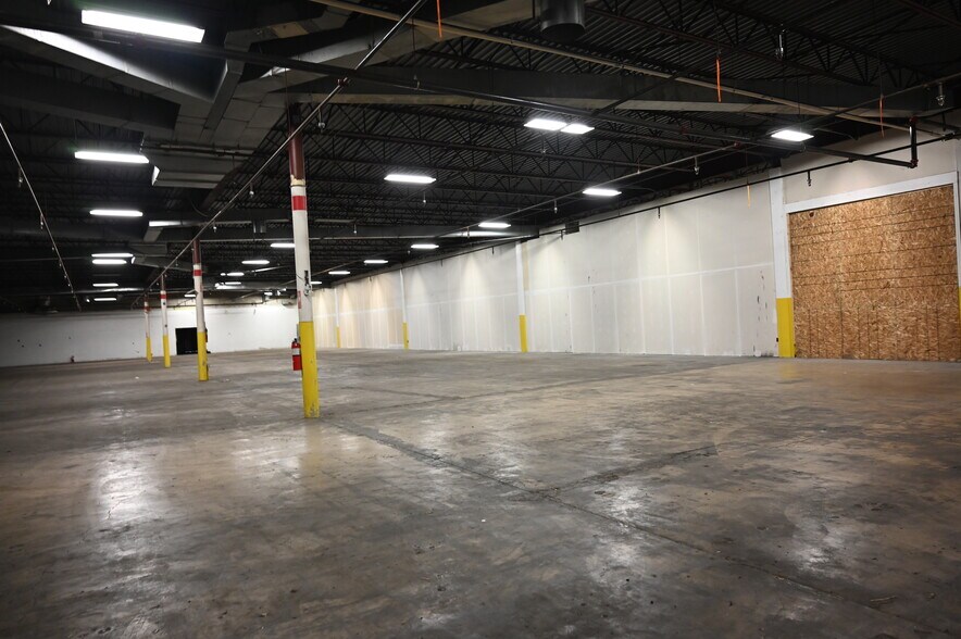 More Photos Of 2300 Claremont Ave, Ashland Storefront For Sale