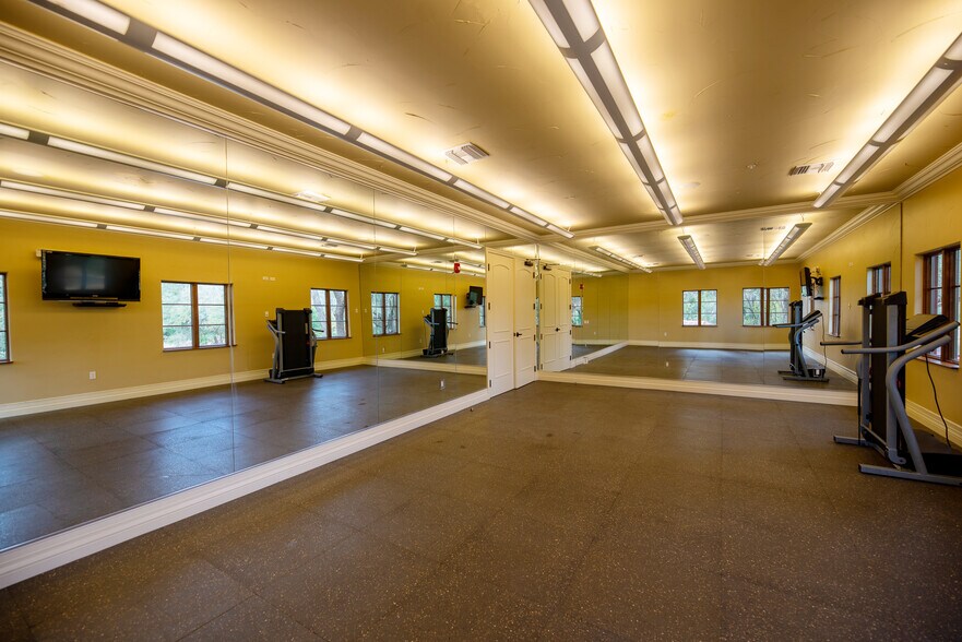 More Photos Of 2420 Brunello Trace, Lutz Office For Sale