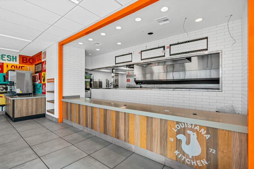 More Photos Of 2900 S Ridgewood Ave, Edgewater Specialty For Lease