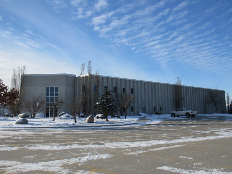 More Photos Of 3030 24th Ave S, Moorhead Light Manufacturing For Lease