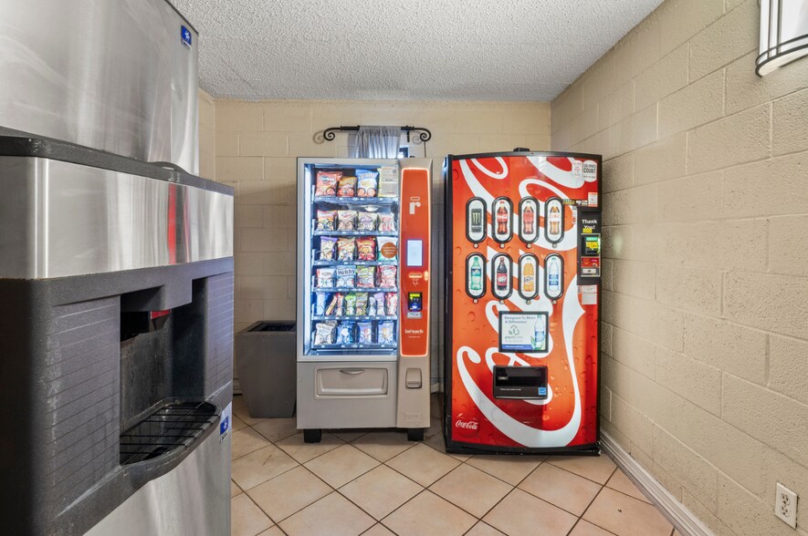 More Photos Of 911 S 48th St, Tempe Hotel For Sale