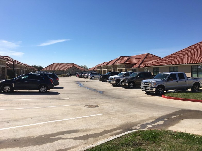 More Photos Of 4502 Riverstone Blvd, Missouri City Office For Lease