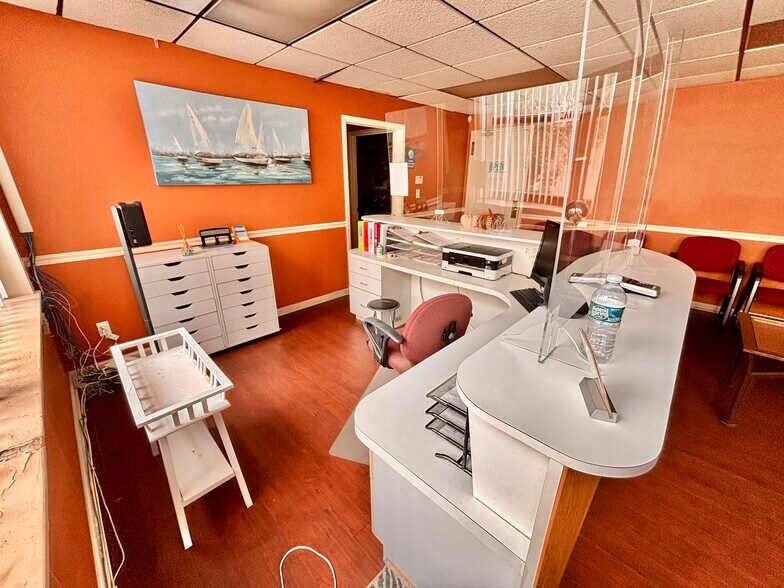 More Photos Of 4900-4902 Bergenline Ave, Union City Storefront Retail Office For Lease