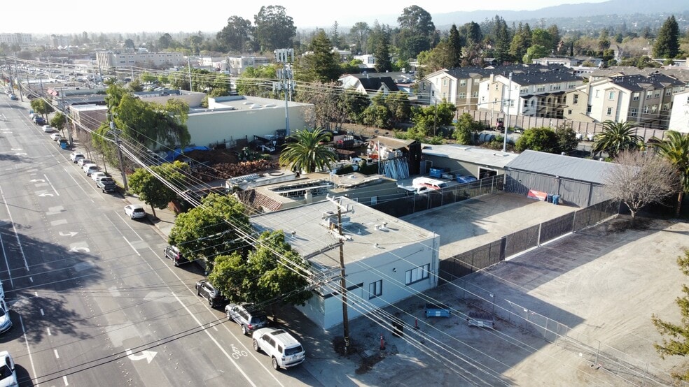 More Photos Of 923-927 Arguello St, Redwood City Flex For Lease