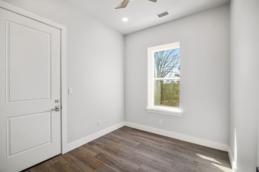 More Photos Of 21482 FM 16 W, Lindale Land For Sale