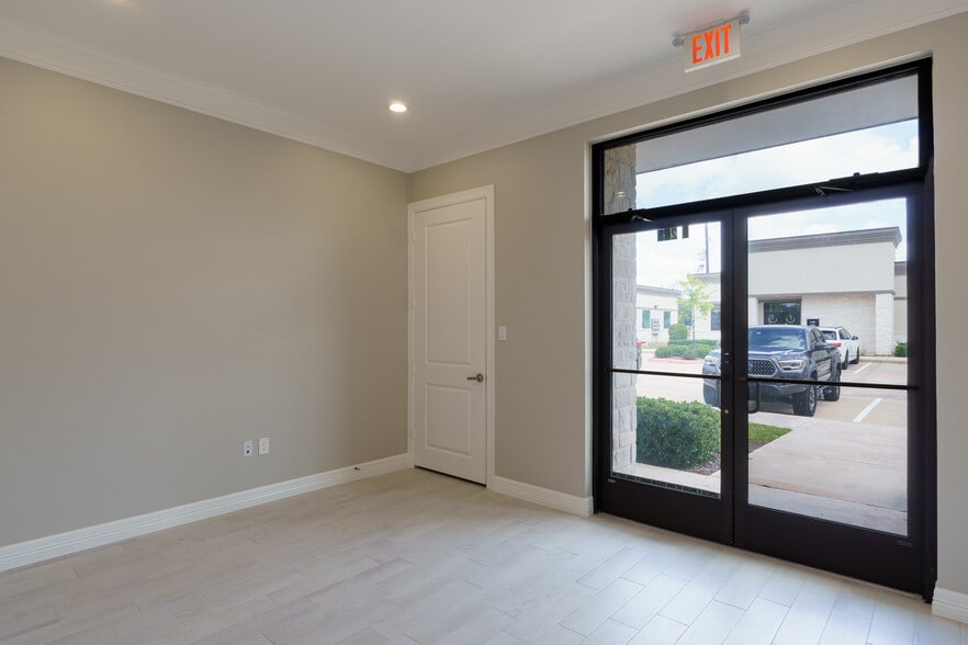 More Photos Of 10401 S Mason Rd Building B, Richmond Medical For Sale