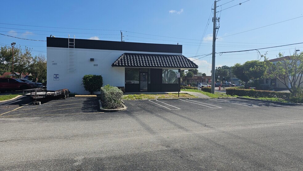 More Photos Of 700 W Boynton Beach Blvd, Boynton Beach Restaurant For Lease
