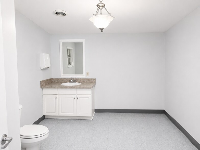 More Photos Of 993 Anderson Hwy, Cumberland Office For Sale