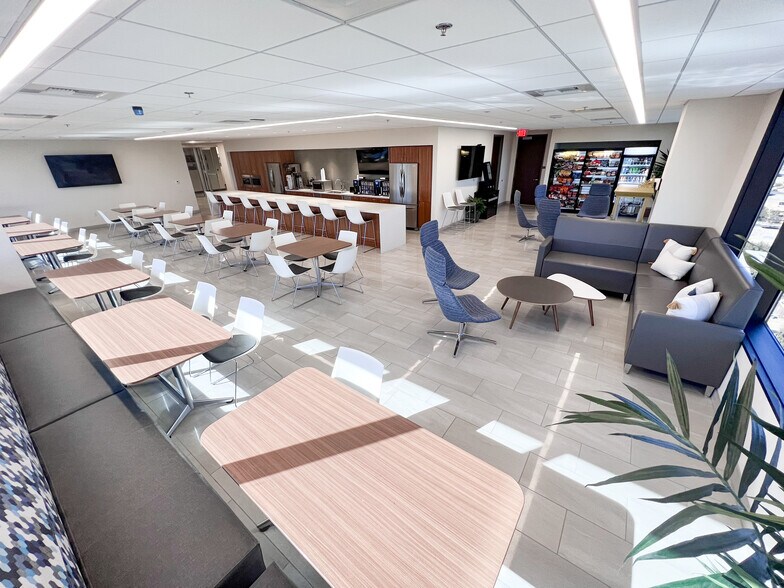 More Photos Of 500 W Illinois Ave, Midland Office For Lease