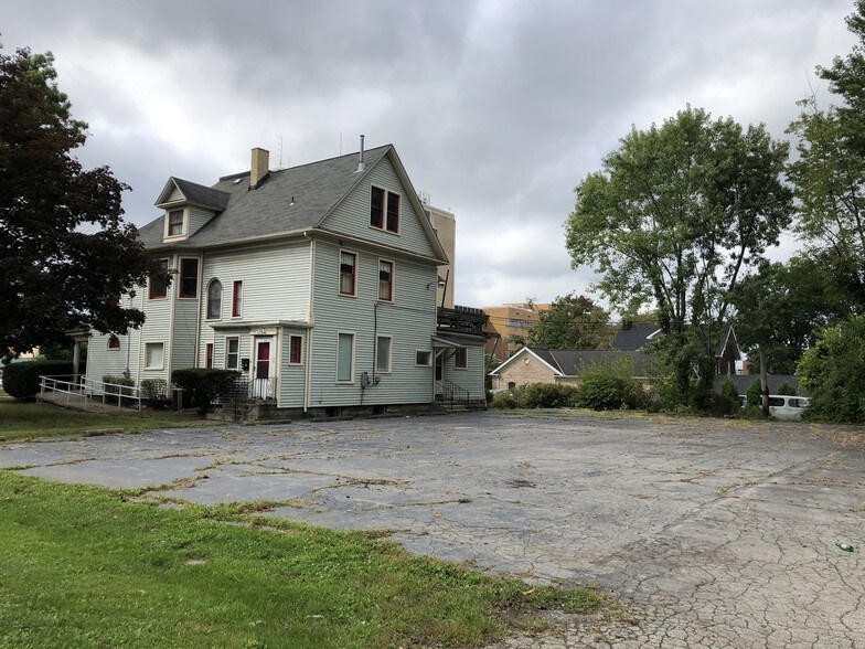 More Photos Of 1451 E Market St, Warren Medical For Sale