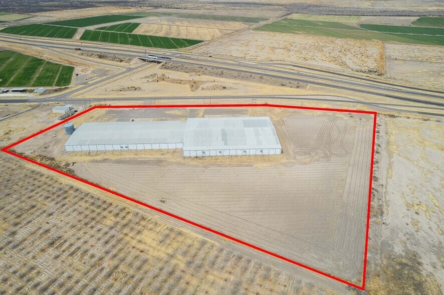 More Photos Of East of Balmorhea, TX, Exit 209, I-10 and Hwy 17, Balmorhea Distribution For Sale