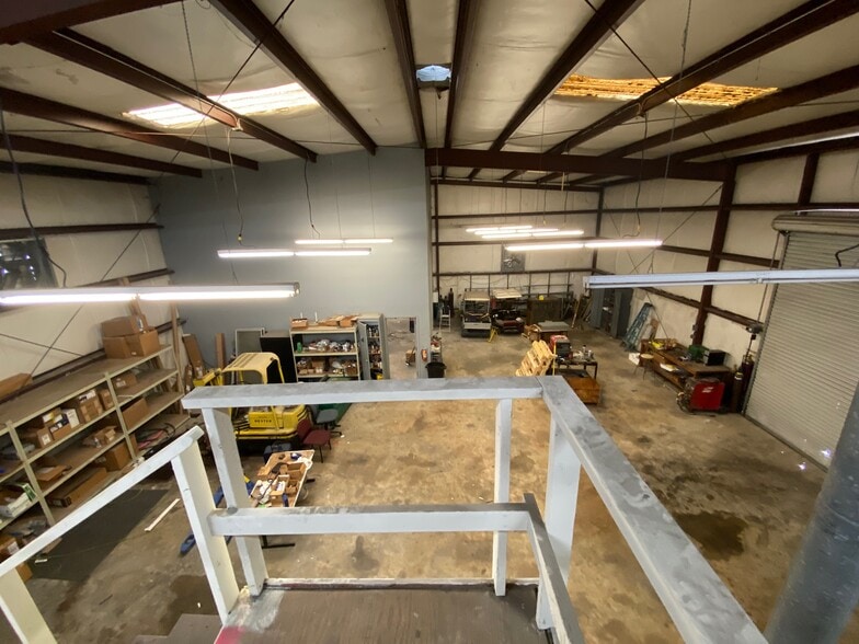 More Photos Of 4950 Washington Blvd, Beaumont Light Manufacturing For Sale