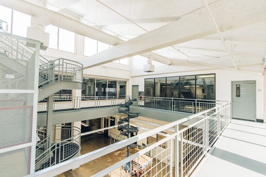 More Photos Of 6600 N Baltimore Ave, Portland Warehouse For Sale