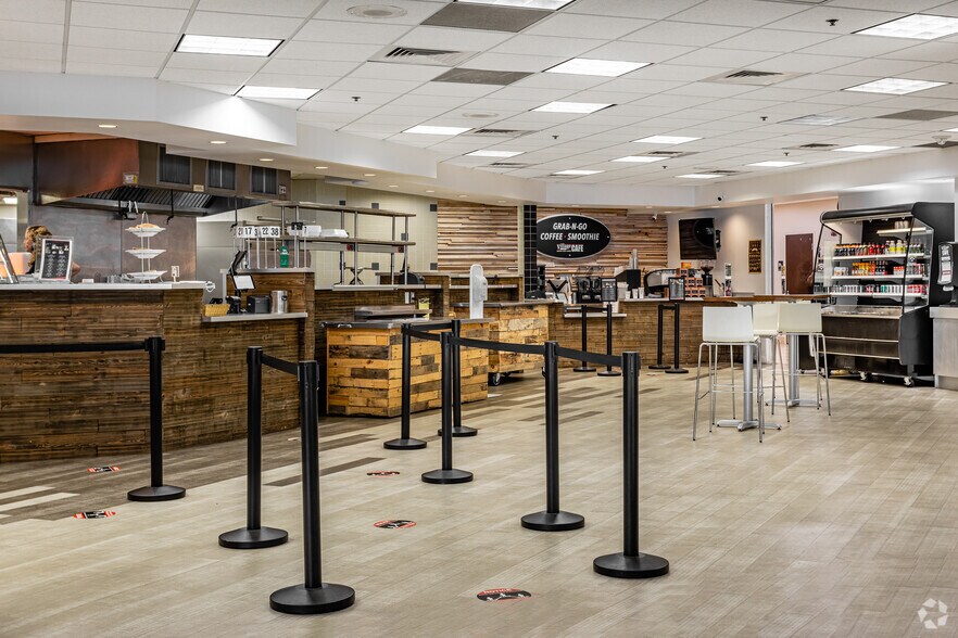 More Photos Of 1301 Riverplace Blvd, Jacksonville Office For Lease