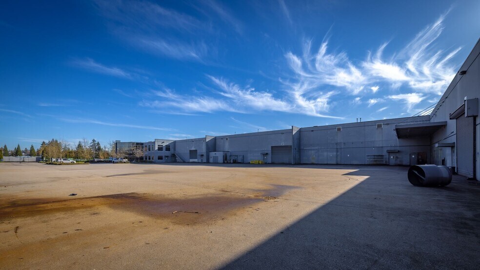 More Photos Of 5465 Production Blvd, Surrey Service For Lease