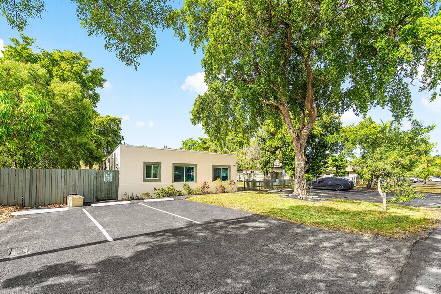 More Photos Of 620 SW 7th St, Pompano Beach Apartments For Sale