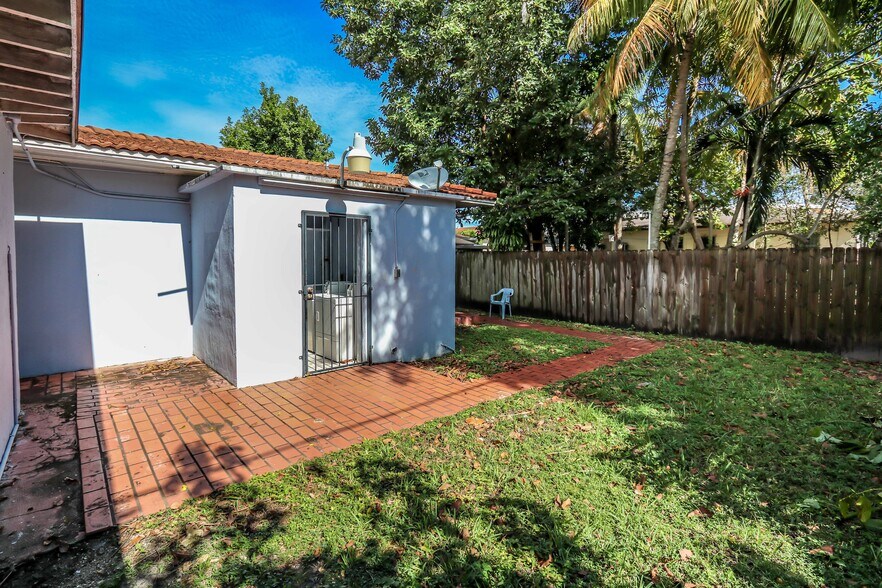 More Photos Of 976 NW 6th St, Miami Apartments For Sale