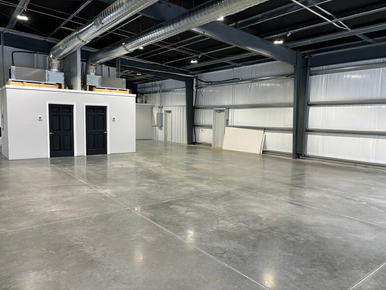 More Photos Of 230 Casey's Ln, Flowood Light Distribution For Lease