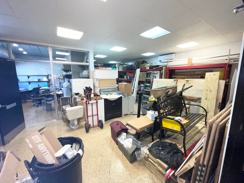 More Photos Of 1155 NE Cleveland St, Clearwater Office Residential For Lease