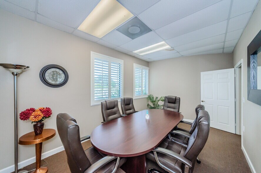 More Photos Of 5510 Roosevelt Blvd, Clearwater Office For Sale